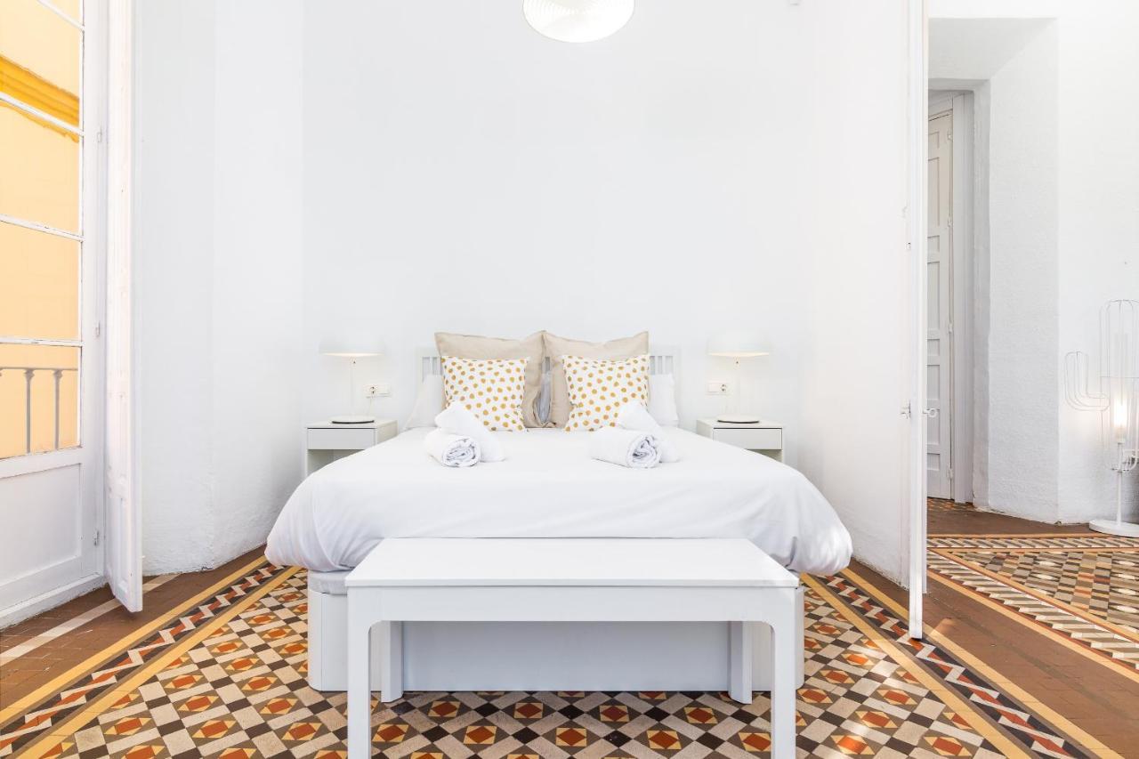 Suite Homes Apartamentos Plaza De La Merced Málaga Kültér fotó