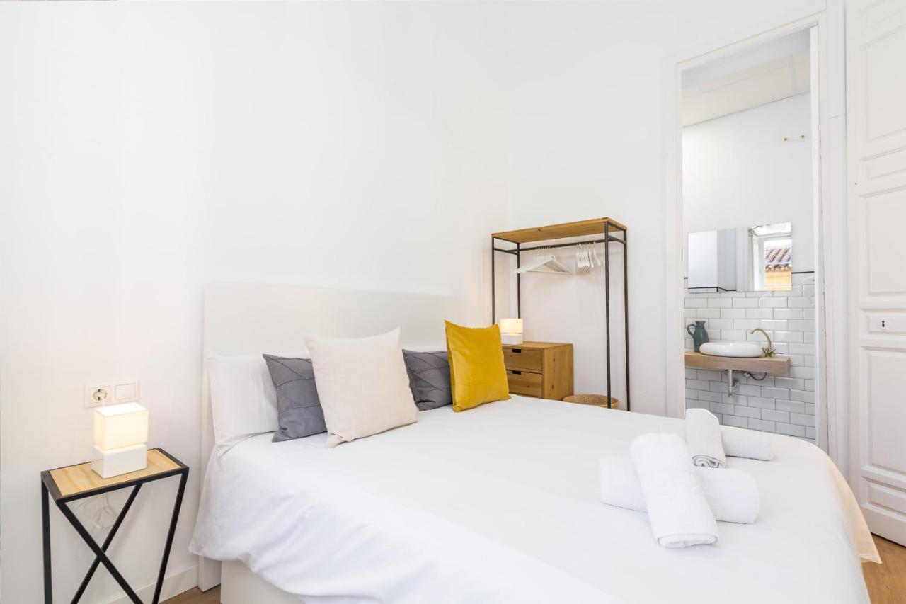 Suite Homes Apartamentos Plaza De La Merced Málaga Kültér fotó